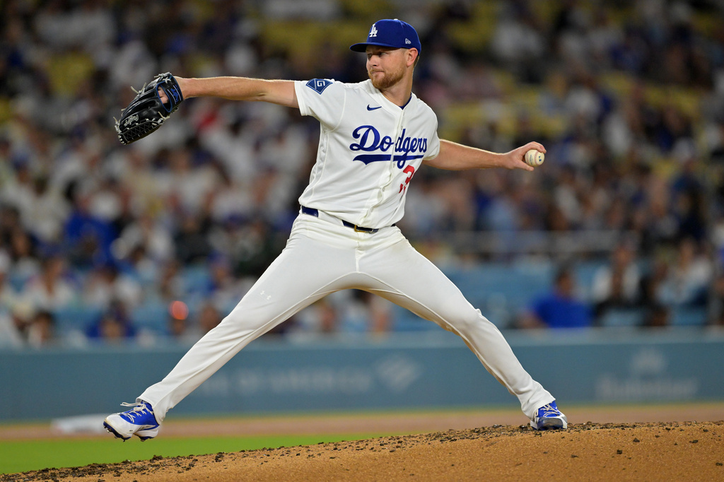 Los Angeles Dodgers pitcher Eric Lauer delivers to the plate during the third inning of a baseball game against the St. Louis Cardinals, Tuesday, Sept. 1, 2026, in Los Angeles. (AP Photo/Jayne Kamin-Oncea)