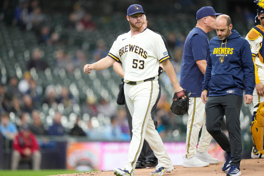 Brewers' Brandon Woodruff goes on injured list after experiencing velocity drop in his last start