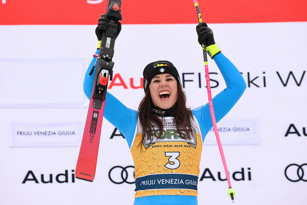 Italy's Nicol Delago celebrates after winning an alpine ski, women's World Cup downhill, in Tarvisio, Italy, Saturday, Jan. 17, 2026. (AP Photo/Marco Trovati)