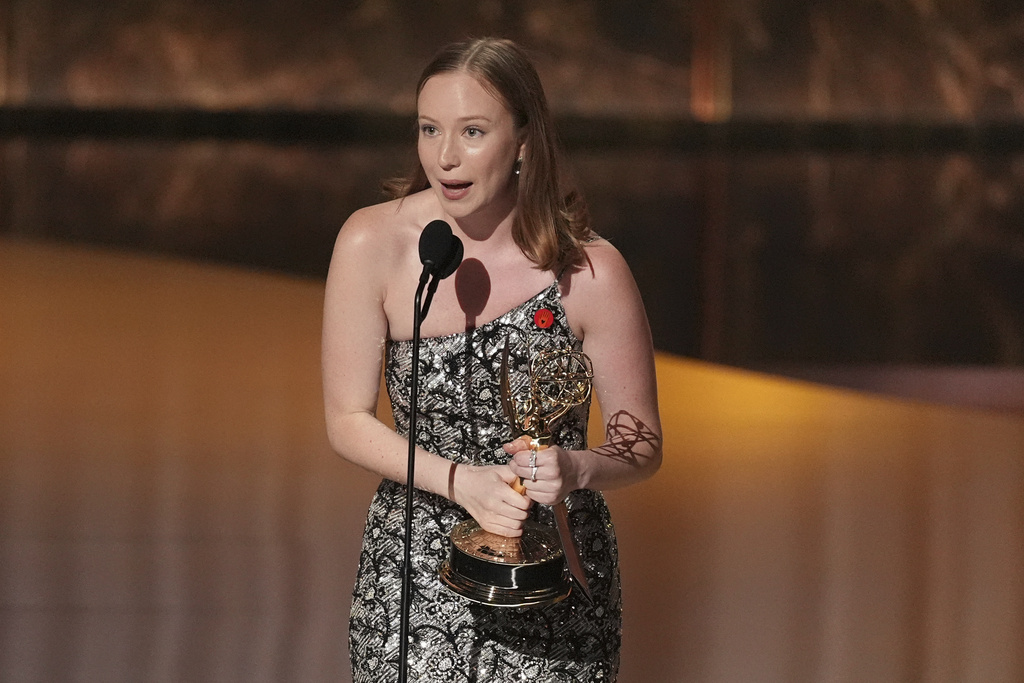 Hannah Einbinder accepts the award for outstanding supporting actress in a comedy series for "Hacks" during the 77th Primetime Emmy Awards on Sunday, Sept. 14, 2025, at the Peacock Theater in Los Angeles. (AP Photo/Chris Pizzello)