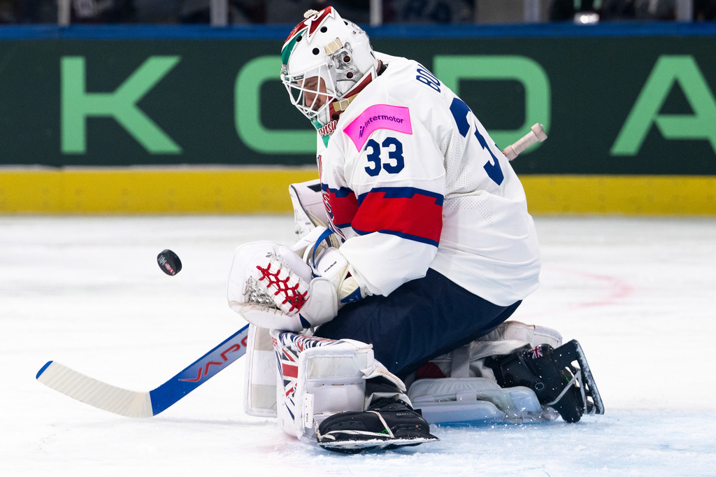 Great Britain's goaltender Ben Bowns during the Men's Ice Hockey World Championship preliminary round game between Hungary and Great Britain, in Zurich, Switzerland, Tuesday May 19, 2026. (Andreas Becker/Keystone via AP)