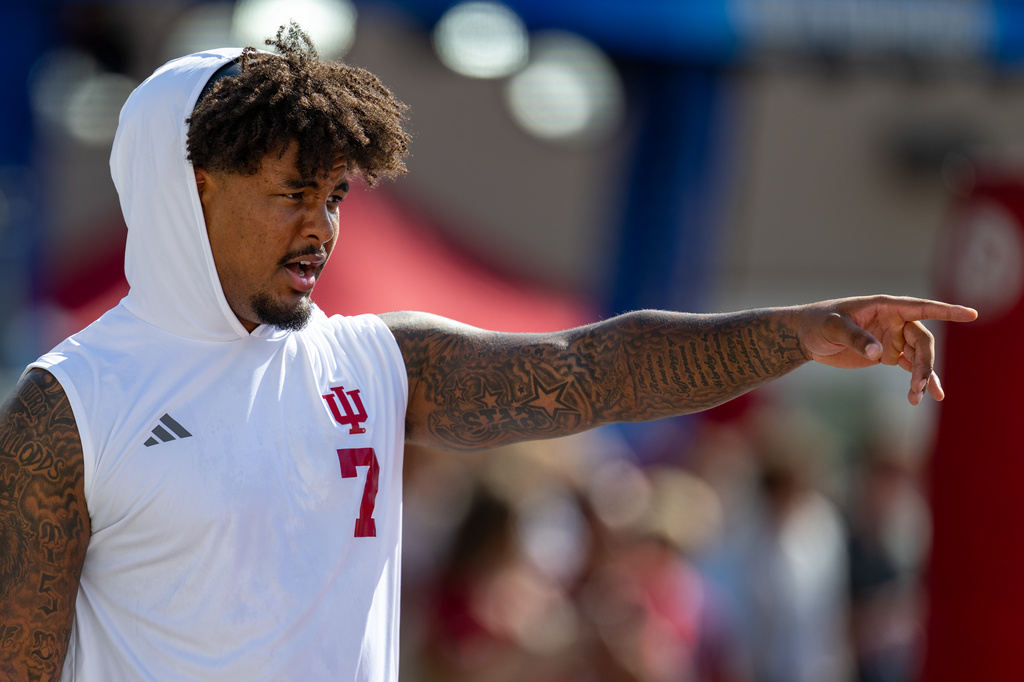 Indiana defensive end Chiddi Obiazor (7) on the field before an NCAA college football game against North Texas, Saturday, Sept. 5, 2026, in Bloomington, Ind. (AP Photo/Doug McSchooler)
