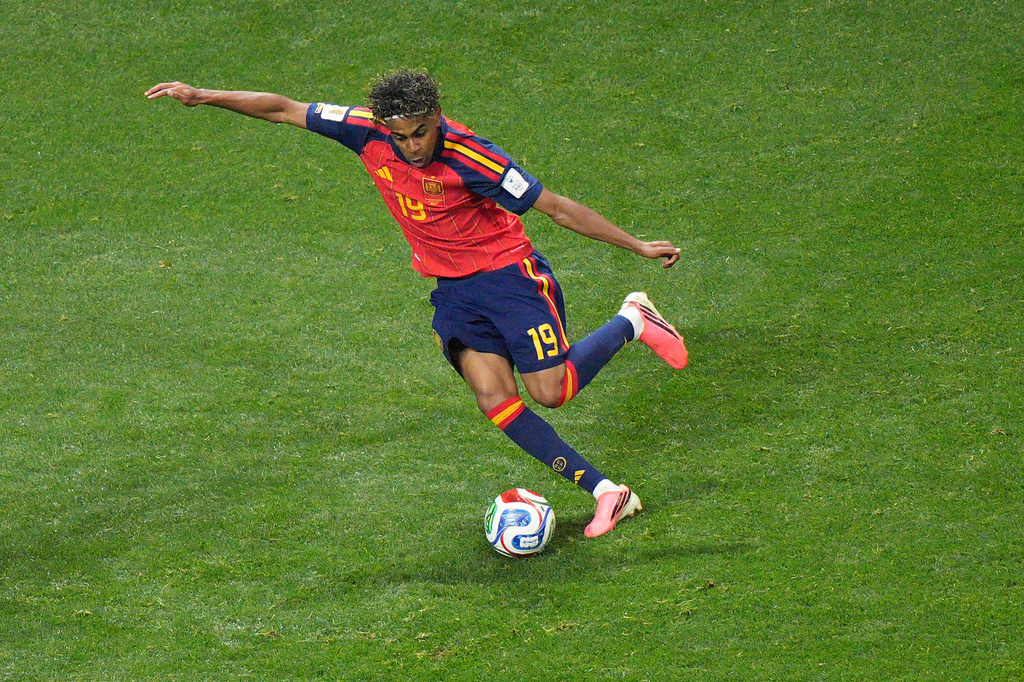 Spain's Lamine Yamal (19) moves the ball during the World Cup Group H soccer match between Spain and Cape Verde in Atlanta, Monday, June 15, 2026. (AP Photo/Jacob Kupferman)