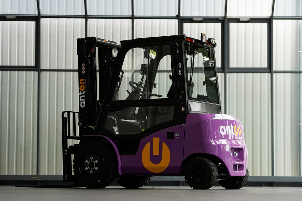 The AntOn forklift, made by Chinese manufacturer EP Equipment for German partner Jungheinrich, is parked at the Jungheinrich plant in Moosburg, Germany, Tuesday, Aug. 25, 2026. (AP Photo/Matthias Schrader)