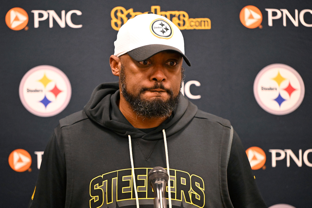 Pittsburgh Steelers head coach Mike Tomlin speaks during a news conference after an NFL football game against the Cleveland Browns, Sunday, Dec. 28, 2025, in Cleveland. (AP Photo/David Richard)