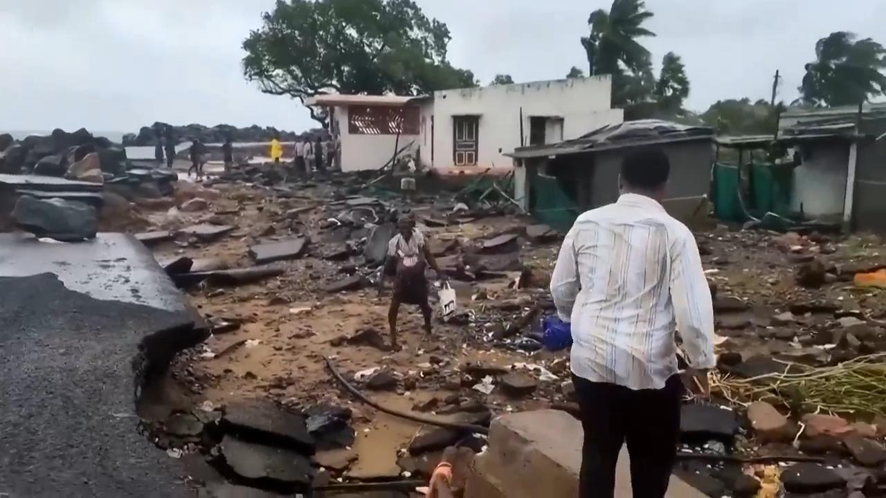 Cyclone Arnab roared ashore Wednesday in eastern India with powerful winds and heavy rain, killing three people and inundating roughly 200,000 acres of cropland, according to authorities. Heavy rainfall emerged as the biggest threat to areas inland as the storm&rsquo;s wind speeds weakened. Meteorologists said that unusually high temperatures across the Bay of Bengal helped fuel Arnab. (AP video produced by Kieran Stover)