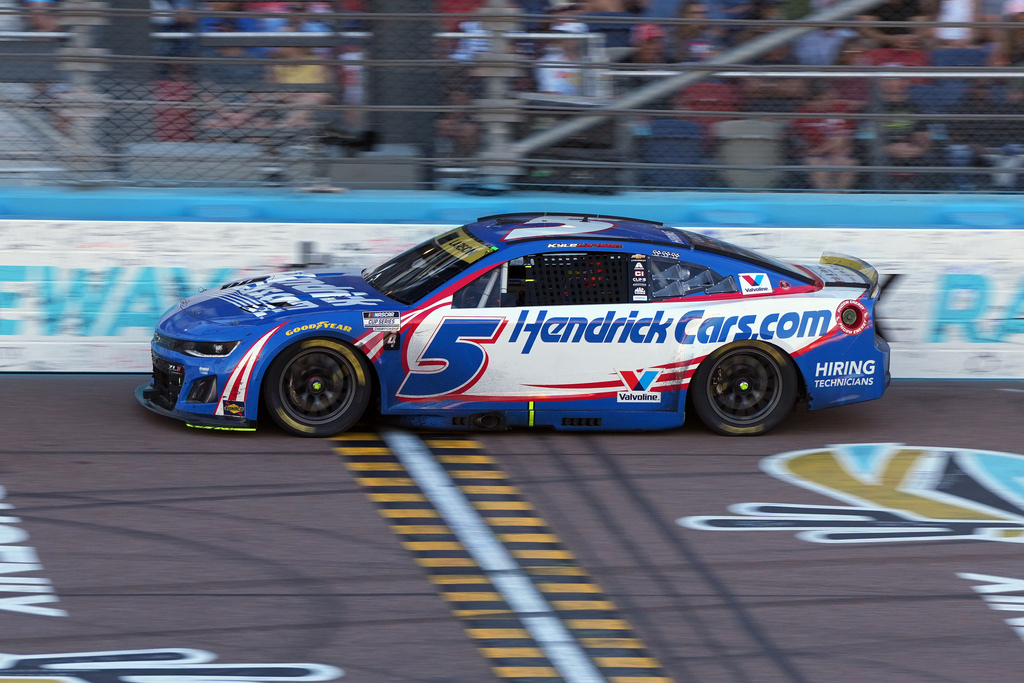 Kyle Larson during a NASCAR Cup Series auto race Sunday, Nov. 2, 2025, in Avondale, Ariz. (AP Photo/Rick Scuteri)