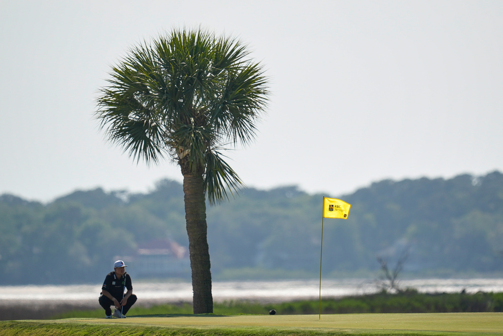 Sungjae Im, of South Korea, prepares to putt on the 17th hole during the second round at the RBC Heritage golf tournament Friday, April 17, 2026, in Hilton Head, S.C. (AP Photo/Mike Stewart)