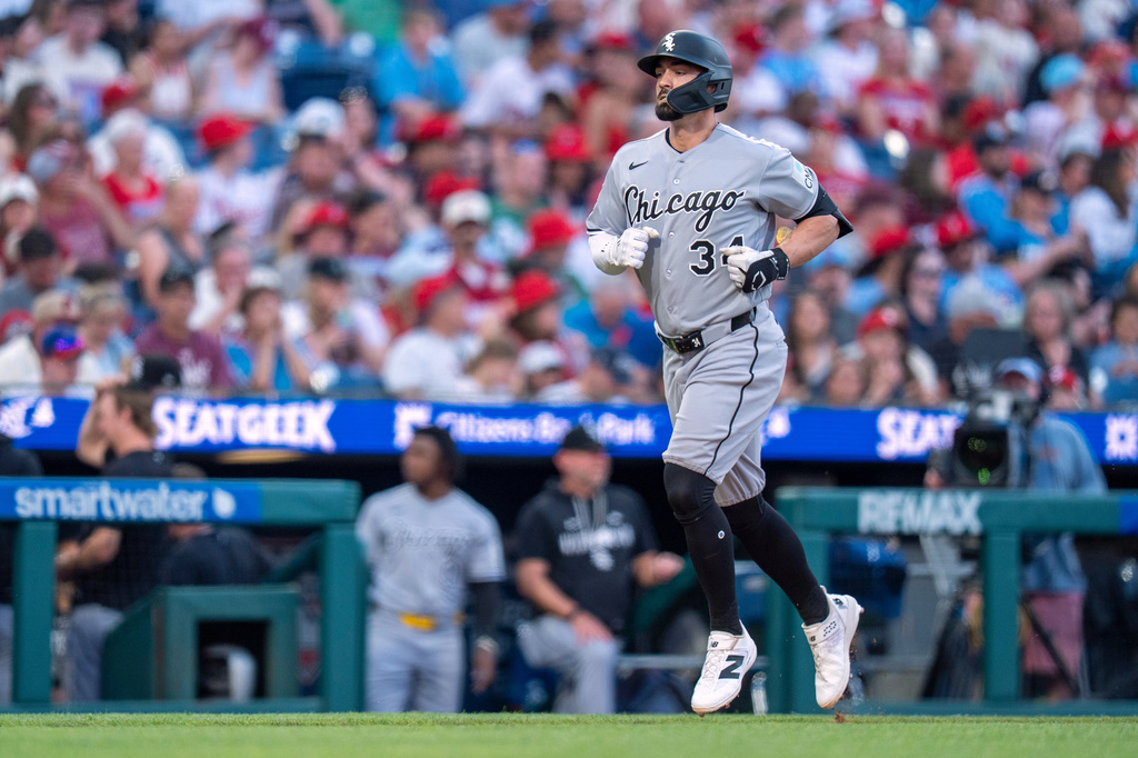 Chicago White Sox's Randal Grichuk rounds the bases after hitting a solo home run during the third inning of a baseball game against the Philadelphia Phillies, Friday, June 5, 2026, in Philadelphia. (AP Photo/Chris Szagola)