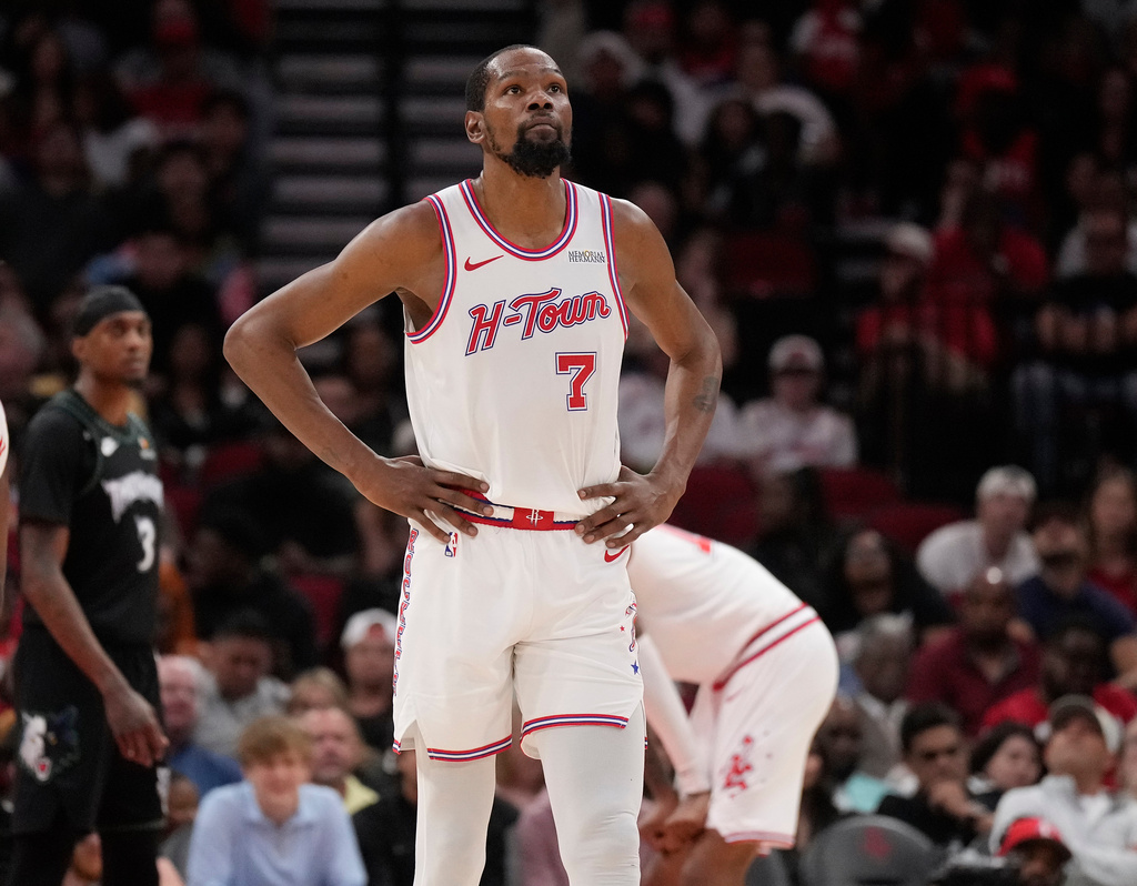 Houston Rockets forward Kevin Durant (7) reacts late in the game during the second half of an NBA basketball game against the Minnesota Timberwolves, Friday, April 10, 2026, in Houston. (AP Photo/Karen Warren)