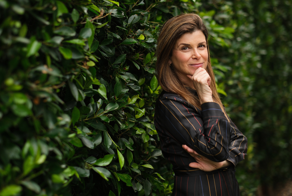 Author Laura Dave poses for a portrait on Tuesday, Dec. 9, 2025, in Santa Monica, Calif. (AP Photo/Chris Pizzello)