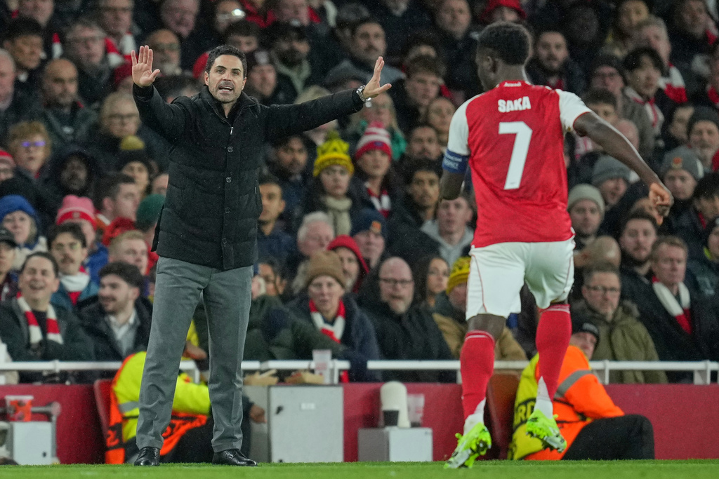 Arsenal's manager Mikel Arteta gestures from the touchline during the Champions League opening phase soccer match between Arsenal and Bayern Munich in London, Wednesday, Nov. 26, 2025. (AP Photo/Kin Cheung)