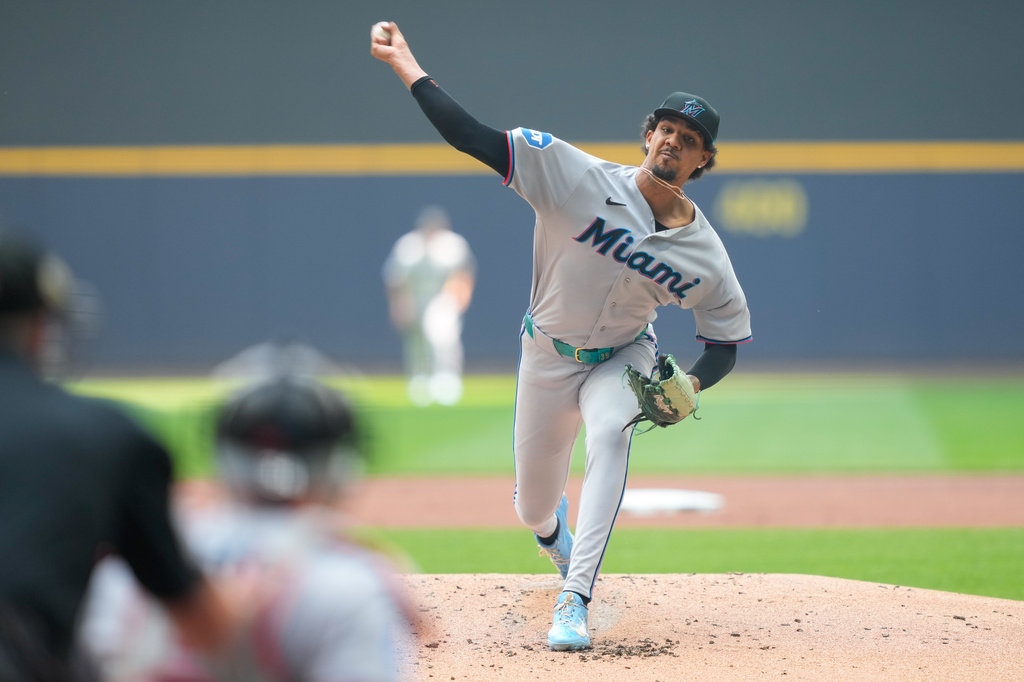 Miami Marlins pitcher Eury Pérez throws during the first inning of a baseball game against the Milwaukee Brewers, Sunday, July 19, 2026, in Milwaukee. (AP Photo/Kayla Wolf)