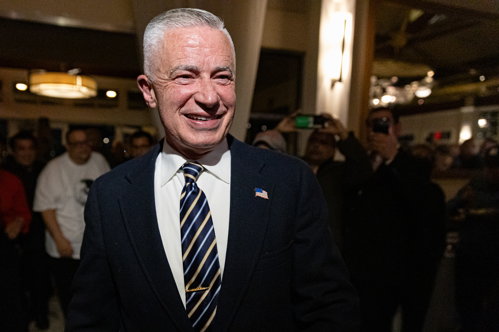 Jersey City mayoral candidate Jim McGreevey arrives at his election night party, Jersey City, Tuesday, Nov. 4, 2025, in Jersey City, N.J. (AP Photo/Stefan Jeremiah)