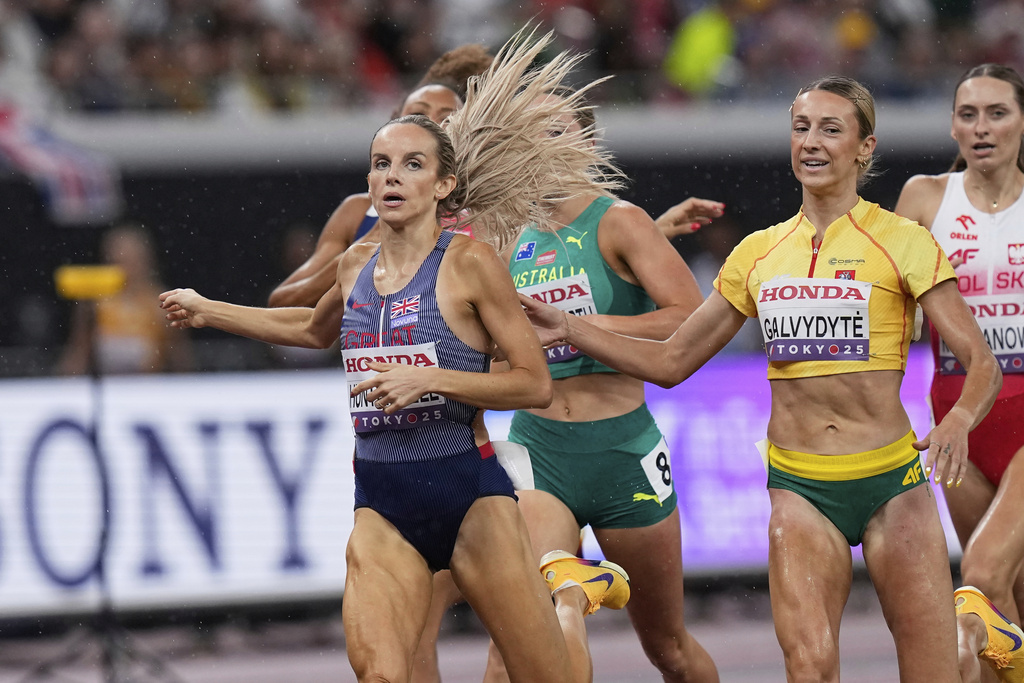 Britain's Georgia Hunter Bell races ahead of others to compete in women's 800 meters heat at the World Athletics Championships in Tokyo, Thursday, Sept. 18, 2025. (AP Photo/Eugene Hoshiko)