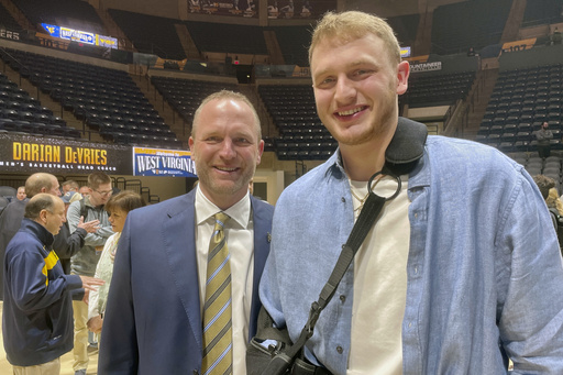 Star guard Tucker DeVries is transferring from Drake to join his dad at West Virginia - Vimarsana News