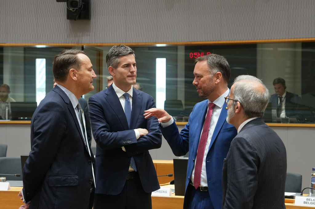 From left, Poland's Foreign Minister Radoslaw Sikorski, Netherland's Foreign Minister Tom Berendsen, Belgium's Foreign Minister Maxime Prevot and Portugal's Foreign Minister Paulo Rangel during a round table meeting of EU foreign ministers in Brussels, Monday, July 13, 2026. (AP Photo/Marius Burgelman)