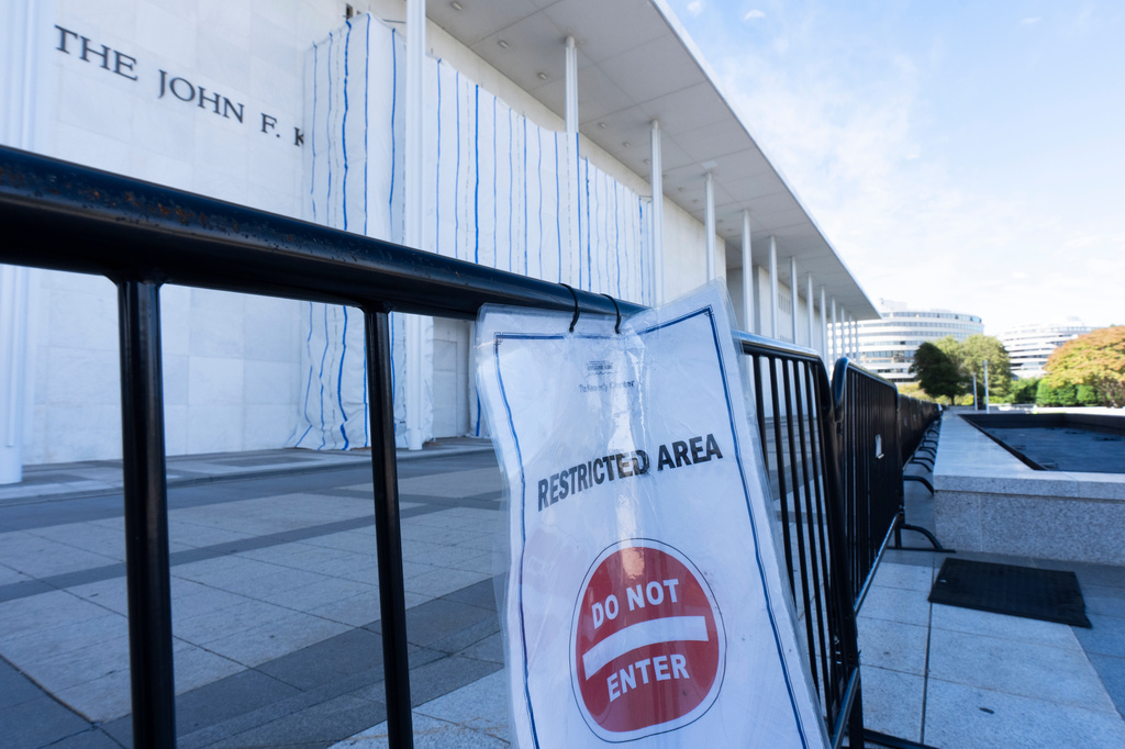 A "Do Not Enter" sign is pictured on the fence at the John F. Kennedy Center for the Performing Arts, Friday, Sept. 25, 2026, in Washington. (AP Photo/Manuel Balce Ceneta)