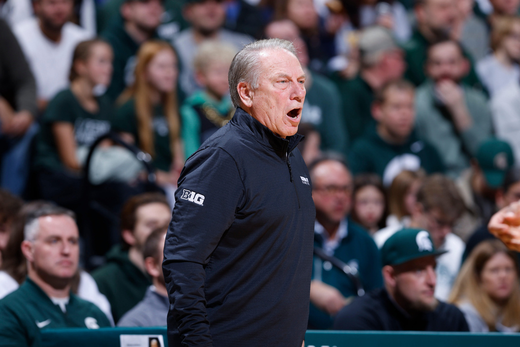 Michigan State coach Tom Izzo gives instructions during the first half of an NCAA college basketball game, Tuesday, Dec. 16, 2025, in East Lansing, Mich. (AP Photo/Al Goldis)