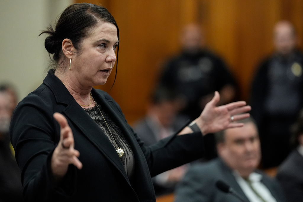 CORRECTS BYLINE TO MIKE, NOT MOKE - Special prosecutor Sheila Ross questions Ruth Ballard during a hearing on a motion for a new trial for Jose Ibarra in a Athens-Clark County courtroom, Friday, Jan. 30, 2026, in Athens, Ga. A judge found Ibarra guilty of murder and other crimes in Laken Riley's 2024 murder. (AP Photo/Mike Stewart, Pool)