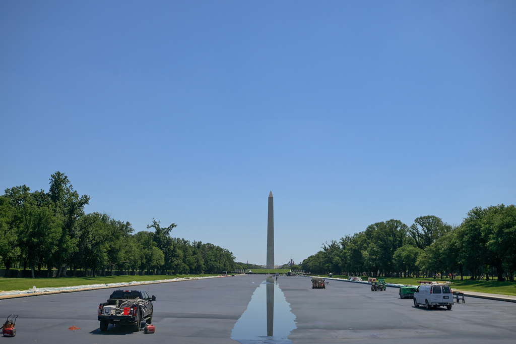 Water flows into the Lincoln Memorial Reflecting Pool, Thursday, June 4, 2026, in Washington. (AP Photo/Rod Lamkey, Jr.)