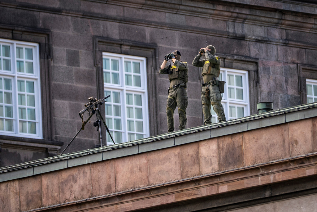 Security watch over the Danish parliament at Christiansborg Castle in Copenhagen as Denmark is hosting an informal summit for the EUs heads of state and government, Wednesday, Oct. 1, 2025 . (Mads Claus Rasmussen/Ritzau Scanpix via AP)