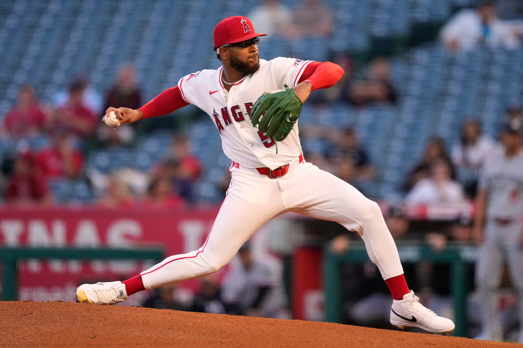Los Angeles Angels starting pitcher Walbert Ureña throws to the plate during the first inning of a baseball game against the Minnesota Twins, Thursday, Sept. 17, 2026, in Anaheim, Calif. (AP Photo/Mark J. Terrill)