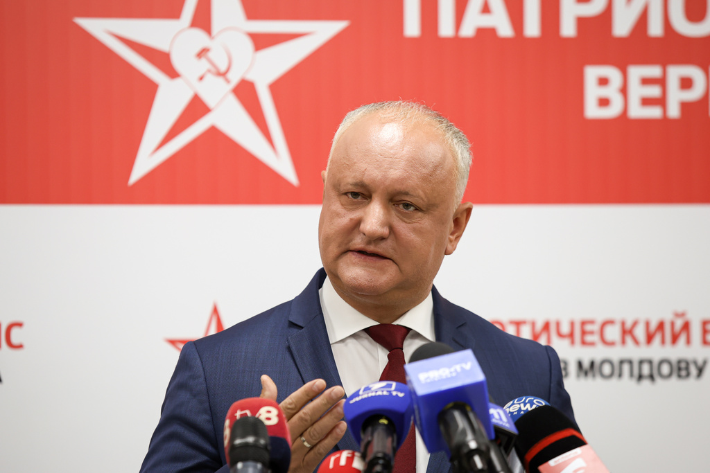 Former Moldovan President Igor Dodon leader of the Russia-friendly Patriotic Electoral Bloc, or BEP, speaks to the media during a press briefing after the polls closed for the parliamentary election, in Chisinau, Moldova, Sunday, Sept. 28, 2025. (AP Photo/Aurel Obreja)