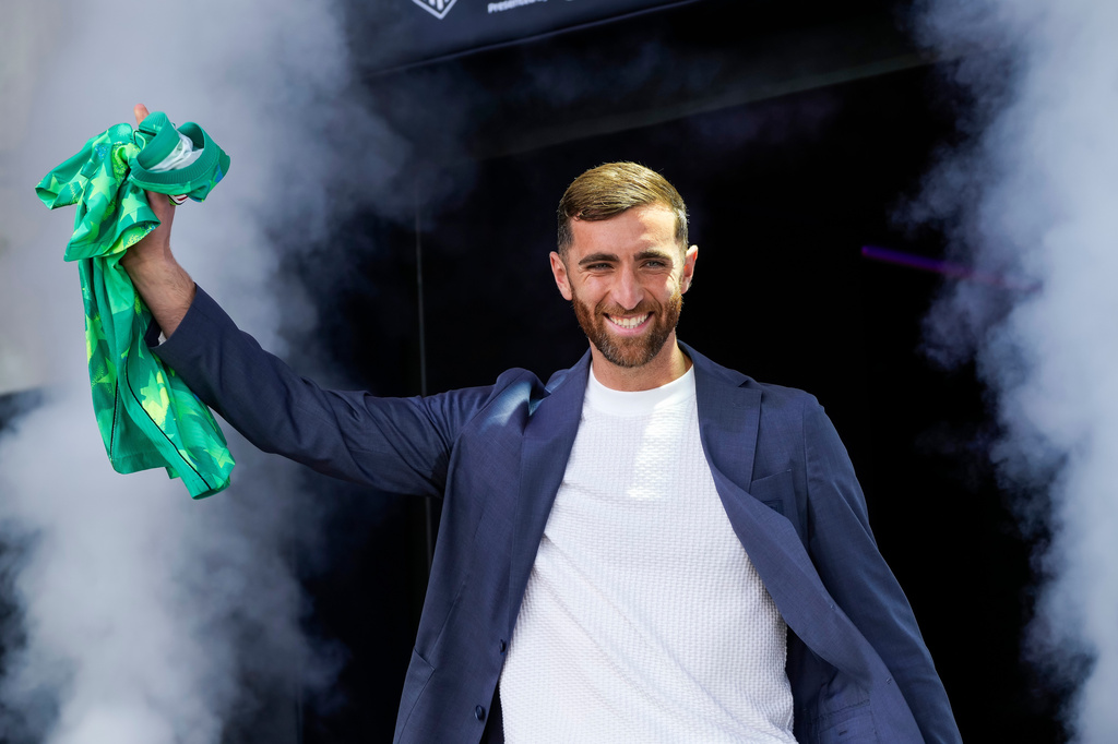 Goalkeeper Matt Turner, of the United States men's national soccer team, is introduced during the announcement of the team's 2026 FIFA World Cup roster, Tuesday, May 26, 2026, in New York City. (AP Photo/Eduardo Munoz Alvarez)