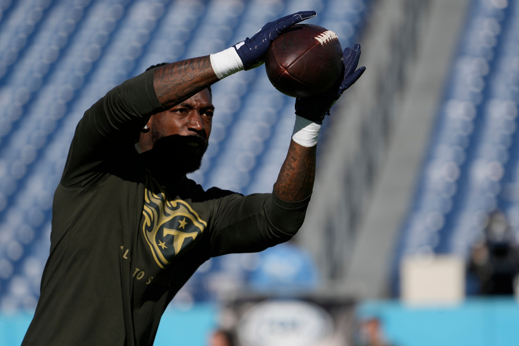 Tennessee Titans wide receiver Calvin Ridley warms up before an NFL football game against the Houston Texans, Sunday, Nov. 16, 2025, in Nashville, Tenn. (AP Photo/George Walker IV)