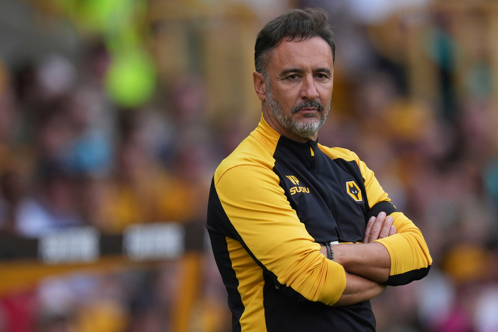 FILE - Wolverhampton Wanderers' head coach Vitor Pereira concentrates during the English Premier League soccer match between Wolverhampton Wanderers and Manchester City at Molineux Stadium, Wolverhampton, England, Saturday, Aug. 16, 2025. (AP Photo/Dave Shopland, file)