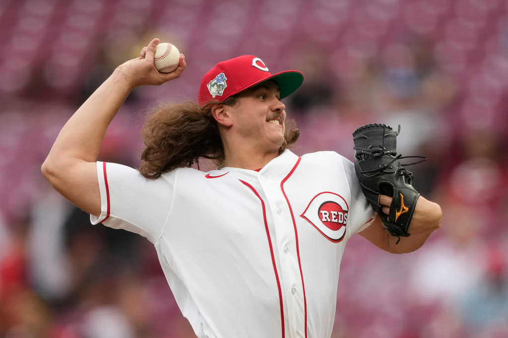 Cincinnati Reds pitcher Rhett Lowder throws during the first inning of a baseball game against the San Francisco Giants in Cincinnati, Wednesday, April 15, 2026. (AP Photo/Carolyn Kaster)