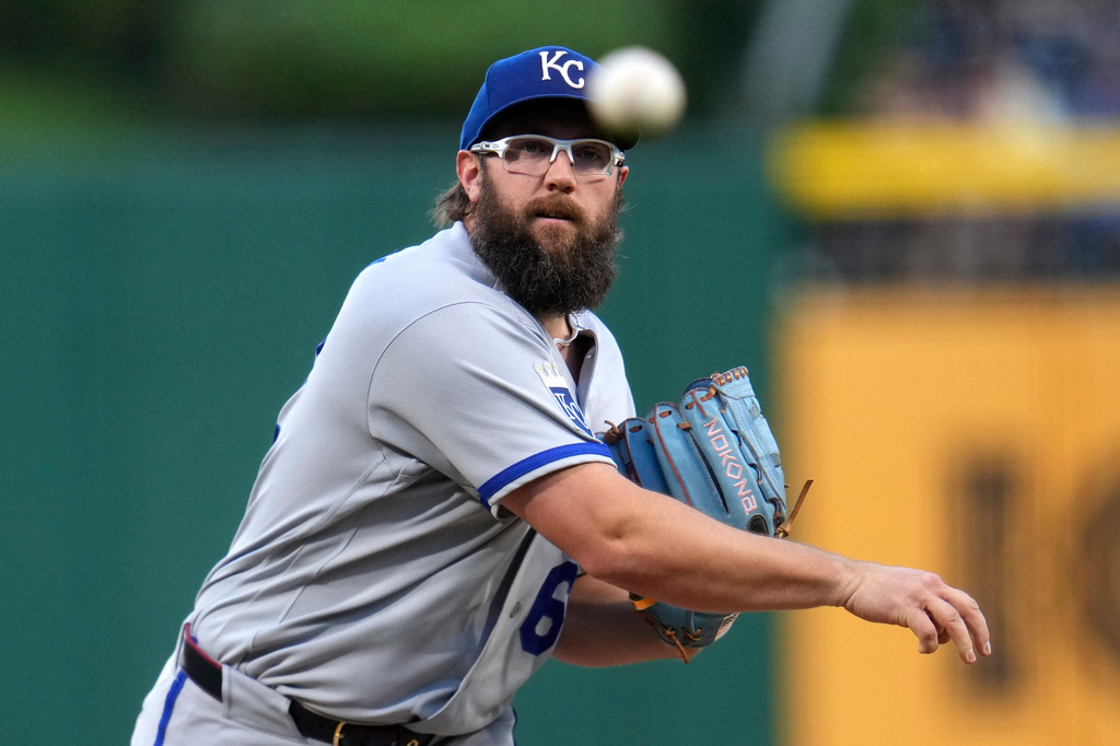 Kansas City Royals pitcher Randy Dobnak delivers during the first inning of a baseball game against the Pittsburgh Pirates in Pittsburgh, Friday, Sept. 18, 2026. (AP Photo/Gene J. Puskar)