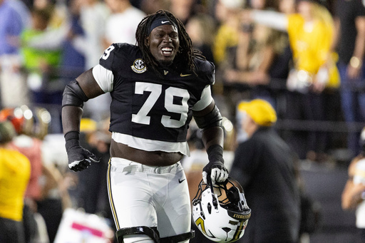 Vanderbilt offensive lineman Sterling Porcher reacts to the game ending during an NCAA college football game against Missouri, Saturday, Oct. 25, 2025, in Nashville, Tenn. (AP Photo/Wade Payne) Vanderbilt offensive lineman Sterling Porcher reacts to the game ending during an NCAA college football game against Missouri, Saturday, Oct. 25, 2025, in Nashville, Tenn. (AP Photo/Wade Payne)