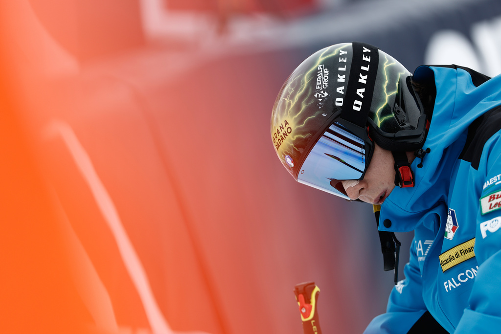 Italy's Giovanni Franzoni concentrates ahead of a men's alpine ski World Cup downhill, in Kitzbuehel, Austria, Saturday, Jan. 24, 2026. (AP Photo/Gabriele Facciotti)