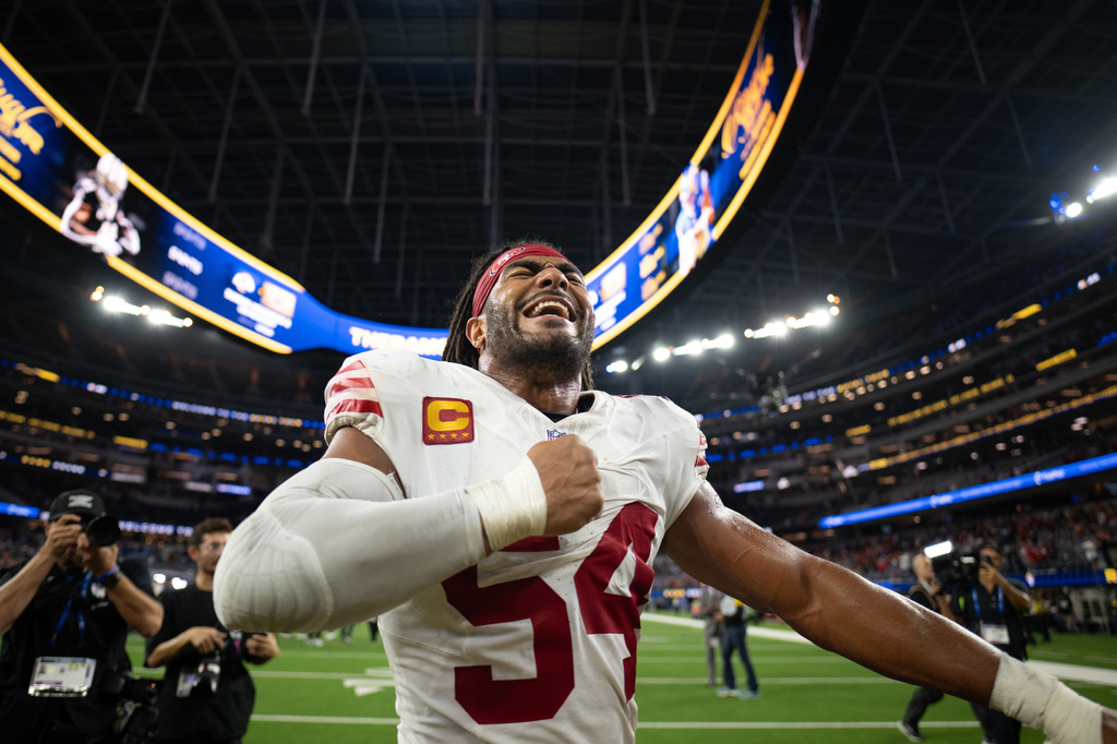 FILE - San Francisco 49ers linebacker Fred Warner (54) reacts after an NFL football game against the Los Angeles Rams, Oct. 2, 2025, in Inglewood, Calif. (AP Photo/Kyusung Gong, File)