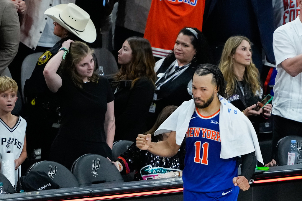 New York Knicks guard Jalen Brunson celebrates after defeating the San Antonio Spurs in Game 5 of the NBA Finals basketball series, Saturday, June 13, 2026, in San Antonio. (AP Photo/Ross D. Franklin)