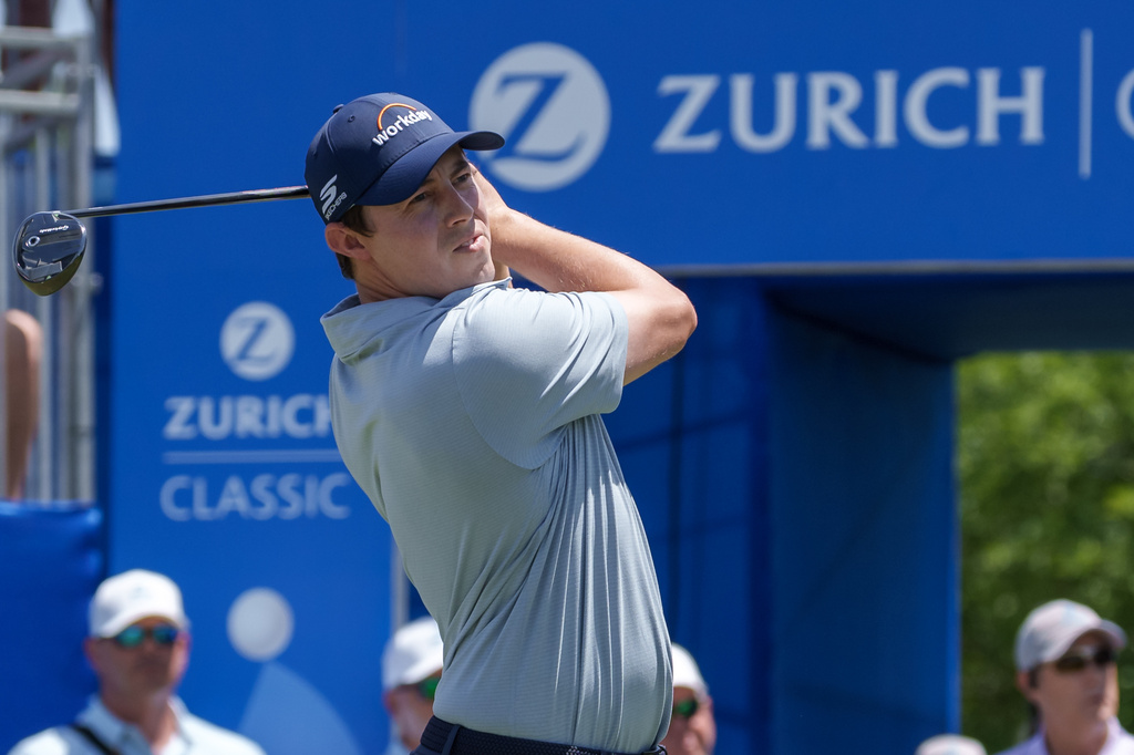 Matt Fitzpatrick, of England, tees off on the first hole during the first round of the PGA Zurich Classic golf tournament, Thursday, April 23, 2026, in Avondale, La. (AP Photo/Matthew Hinton)