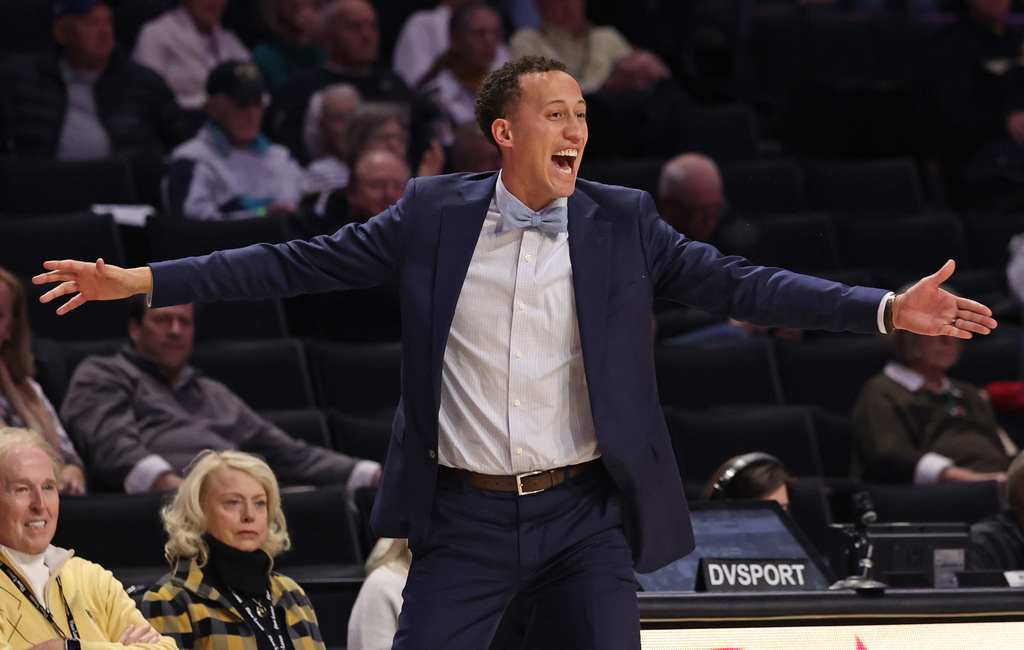 Longwood head coach Ronnie Thompson gestures during an NCAA men's basketball game against Wake Forest, Wednesday, Dec. 17, 2025, in Winston-Salem, N.C. (Walt Unks/The Winston-Salem Journal via AP)