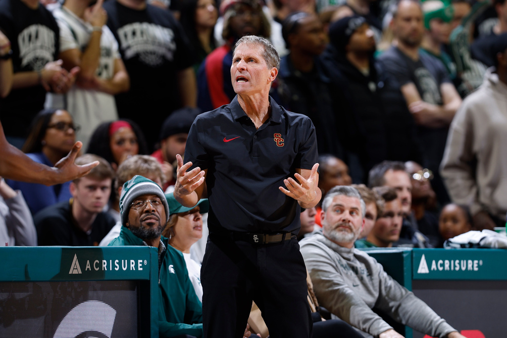 Southern California coach Eric Musselman reacts during the first half of an NCAA college basketball game against Michigan, Monday, Jan. 5, 2026, in East Lansing, Mich. (AP Photo/Al Goldis)