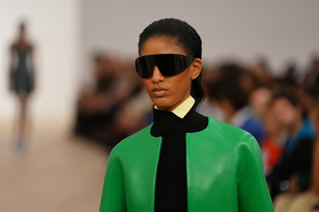 A model wears a creation as part of the Loewe Spring/Summer 2026 collection presented in Paris, Friday, Oct. 3, 2025. (AP Photo/Aurelien Morissard)