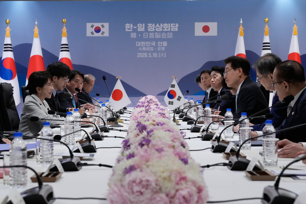 Japan's Prime Minister Sanae Takaichi, left, and South Kore's President Lee Jae Myung, third from right, hold their meeting in Andong, South Korea, Tuesday, May 19, 2026. (AP Photo/Ahn Young-joon, Pool)