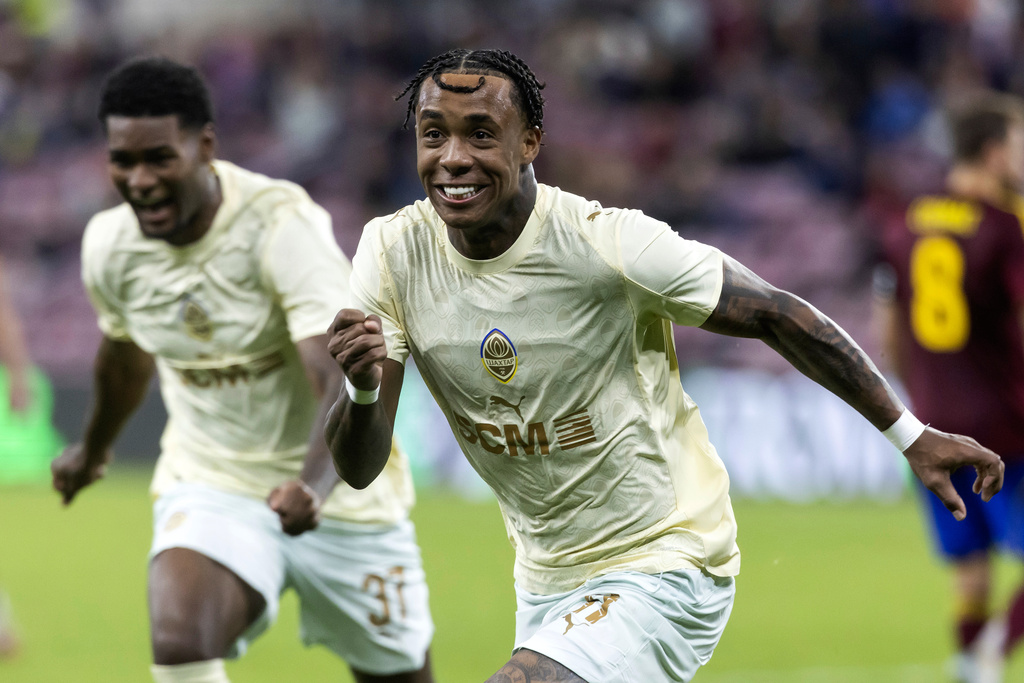 Shakhtar's Kevin celebrates scoring during a Conference League playoff second leg soccer match between Servette FC and FC Shakhtar Donetsk, Thursday, Aug. 28, 2025, in Geneva, Switzerland. (Cyril Zingaro/Keystone via AP)