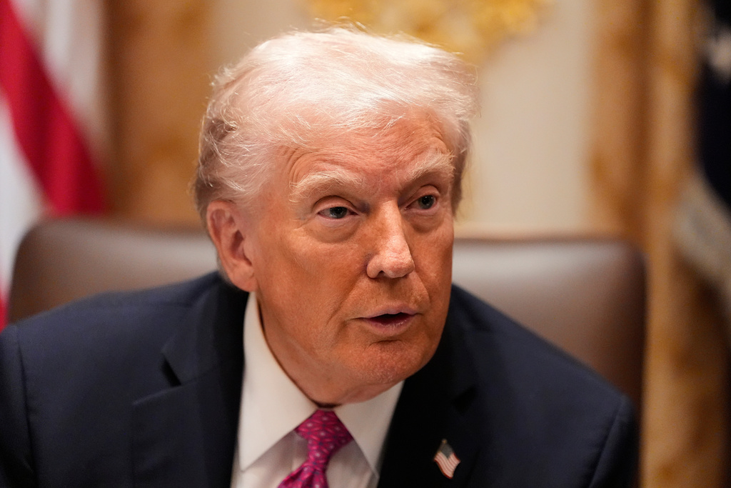 President Donald Trump speaks before a lunch with Ukraine's President Volodymyr Zelenskyy in the Cabinet Room of the White House, Friday, Oct. 17, 2025, in Washington. (AP Photo/Alex Brandon)