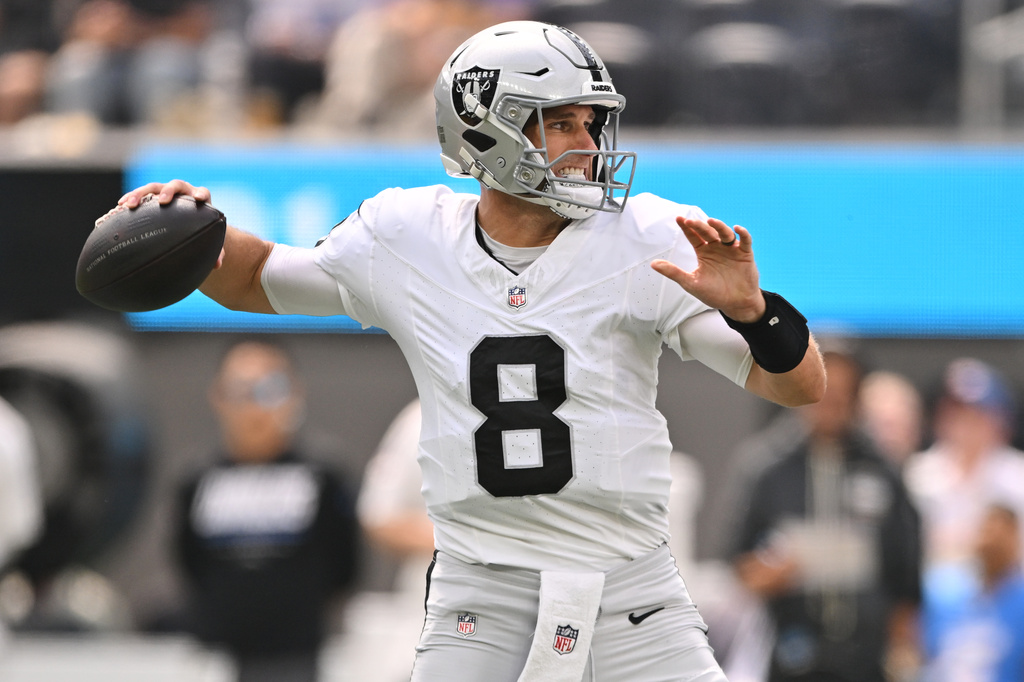 Las Vegas Raiders quarterback throws a pass during the first half of an NFL football game against the Los Angeles Chargers in Inglewood, Calif., Sunday, Sept. 20, 2026. (AP Photo/Katie Chin)
