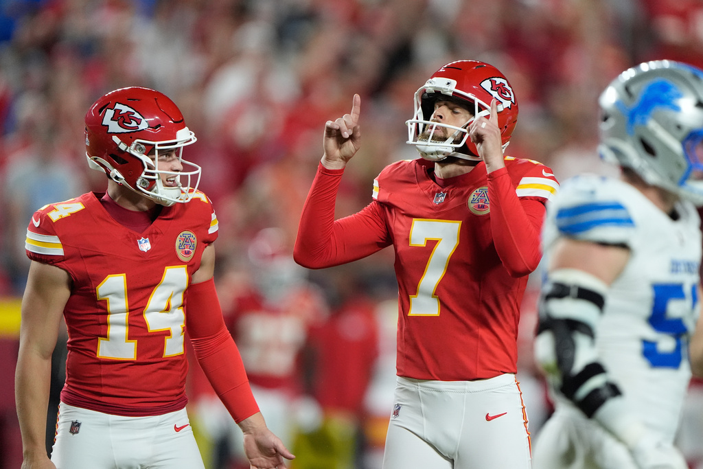 Kansas City Chiefs place kicker Harrison Butker (7) celebrates after making a 33-yard field goal during the second half of an NFL football game against the Detroit Lions Sunday, Oct. 12, 2025, in Kansas City, Mo. (AP Photo/Charlie Riedel)