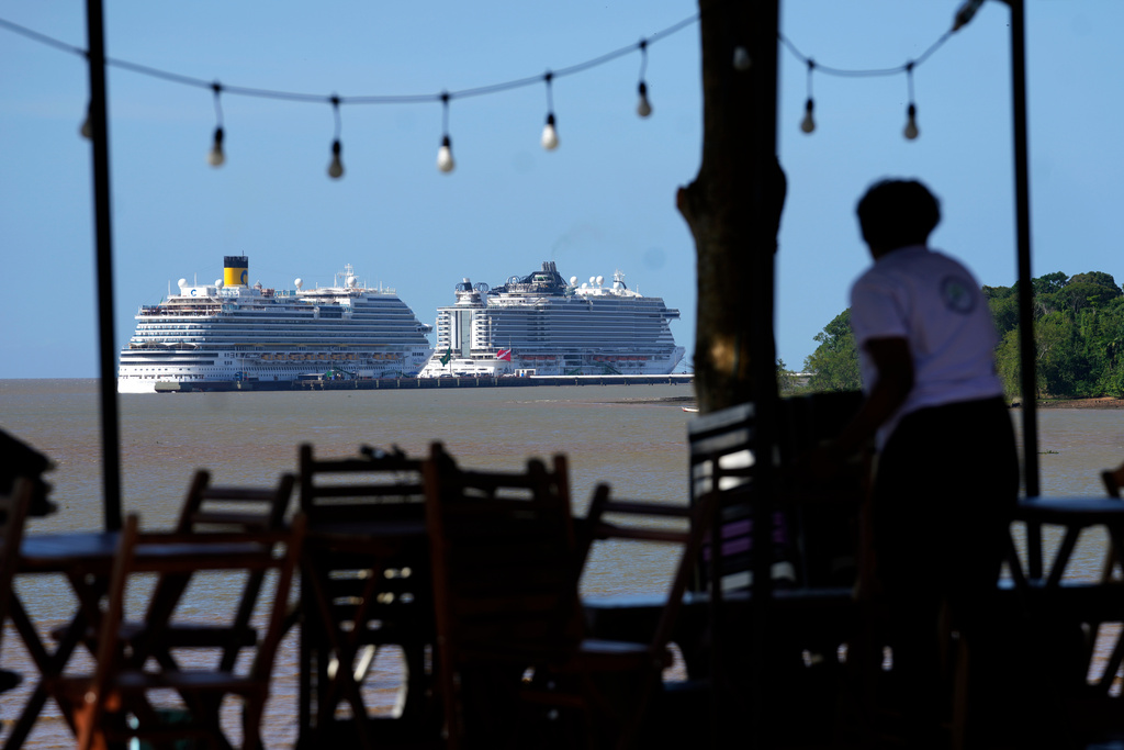 Ships arrive to accommodate participants at the COP30 U.N. Climate Summit, at the port of Outeiro in Belem, Para state, Brazil, Tuesday, Nov. 4, 2025. (AP Photo/Eraldo Peres)