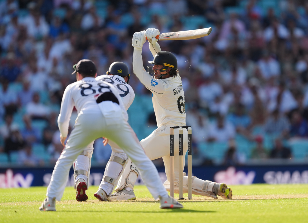 New Zealand's Tom Blundell batting on day one of the second cricket test between England and New Zealand in London, Wednesday, June 17, 2026. (Ben Whitley/PA via AP)