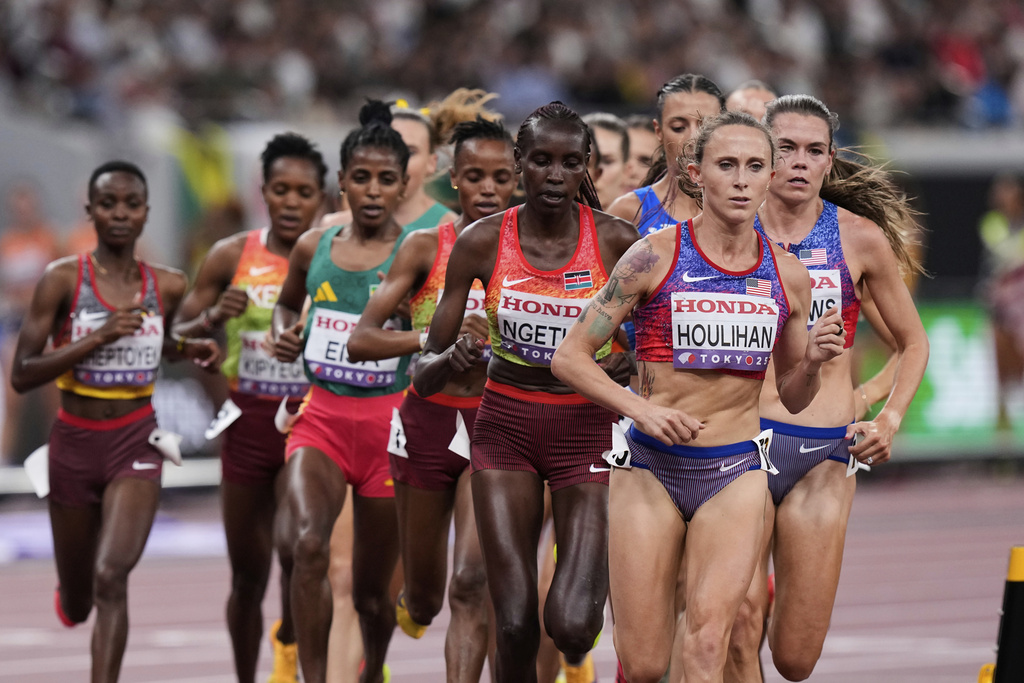 United States' Shelby Houlihan competes in the women's 5,000 meters final at the World Athletics Championships in Tokyo, Saturday, Sept. 20, 2025. (AP Photo/Eugene Hoshiko)