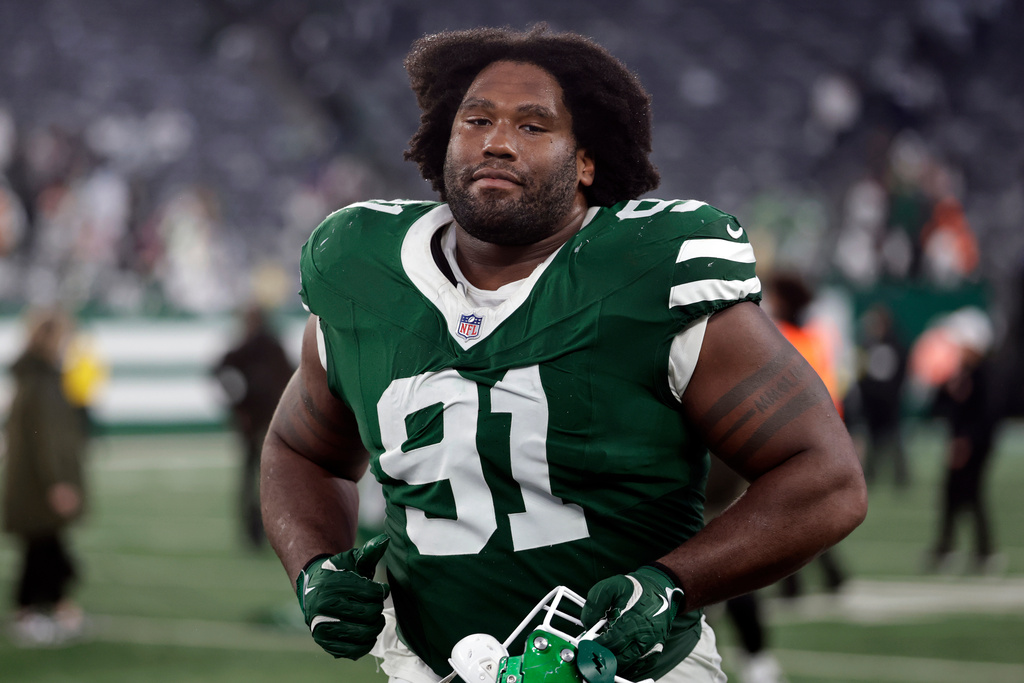 FILE - New York Jets defensive tackle Jowon Briggs (91) after an NFL football game against the Cleveland Browns, Sunday, Nov. 9, 2025, in East Rutherford, N.J. (AP Photo/Adam Hunger,File)